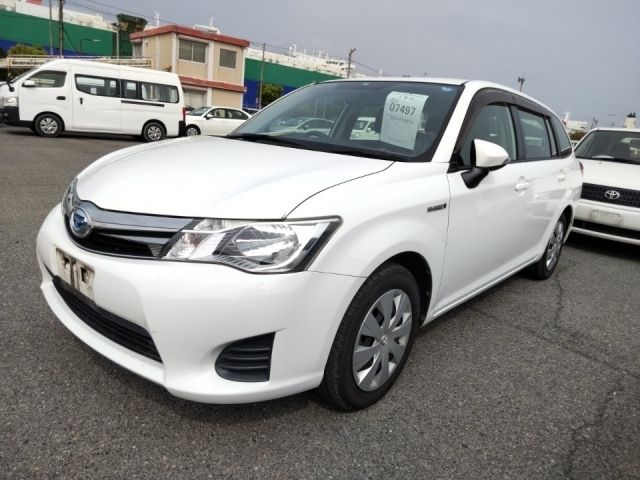 7497 Toyota Corolla fielder NKE165G 2014 г. (LUM Kobe Nyusatsu)